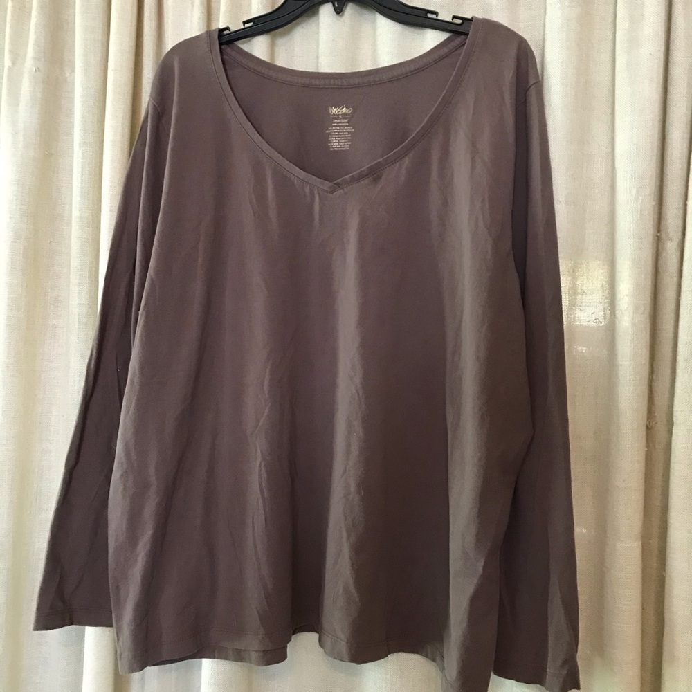 Mossimo long sleeved tee shirt.